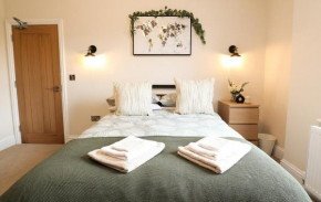 Green Nest Room with private bathroom